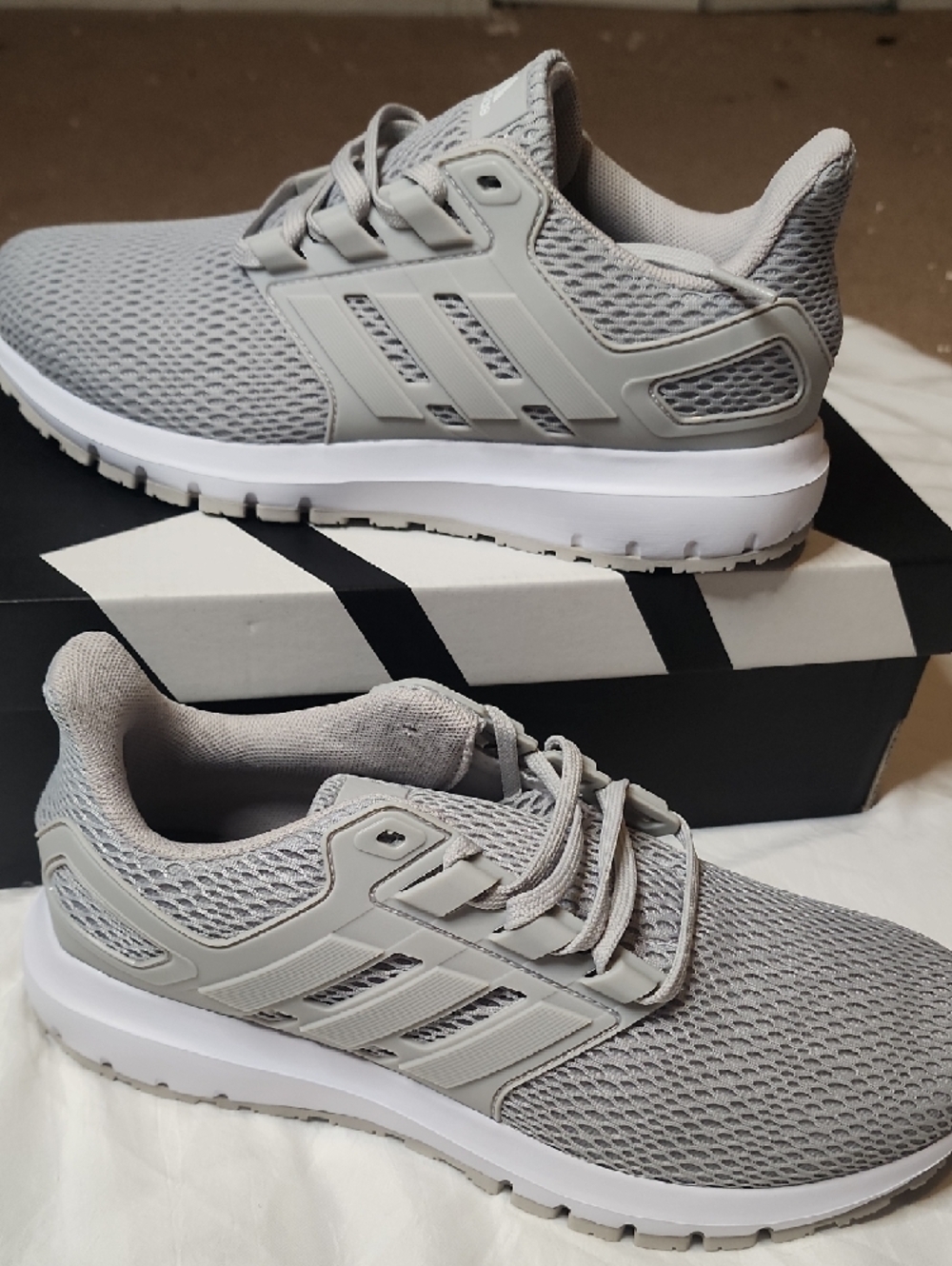 Adidas ULTIMASHOW Women's Shoes - Size 8